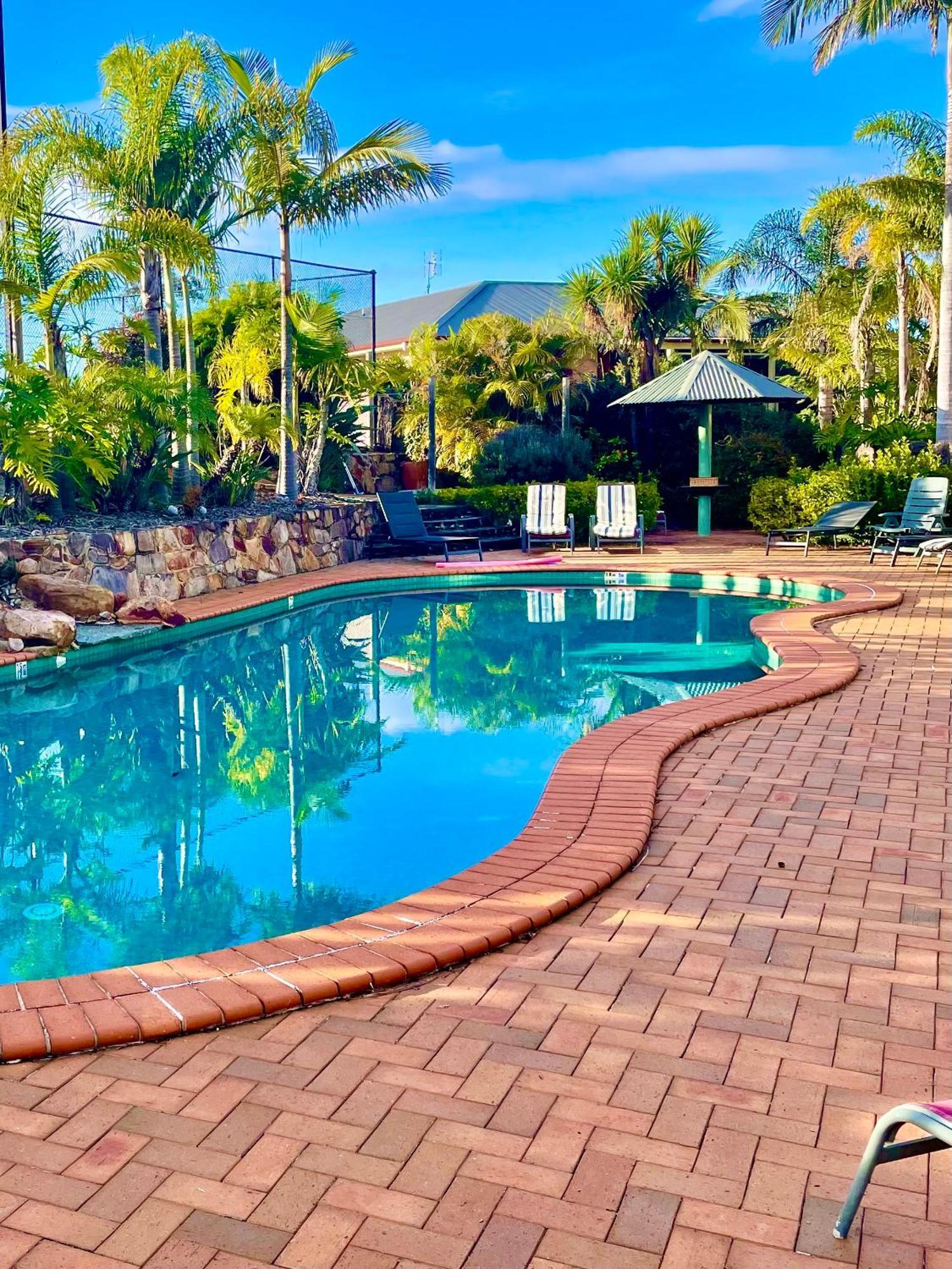 Robyn'S Nest Lakeside Resort Merimbula Bagian luar foto