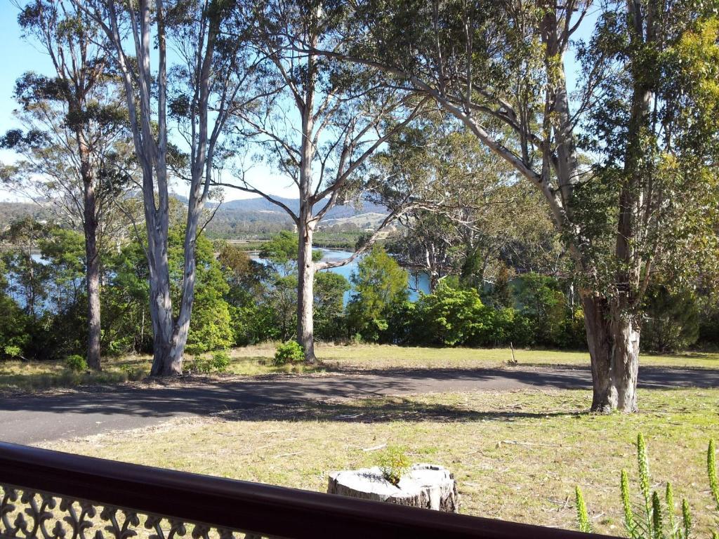 Robyn'S Nest Lakeside Resort Merimbula Bagian luar foto