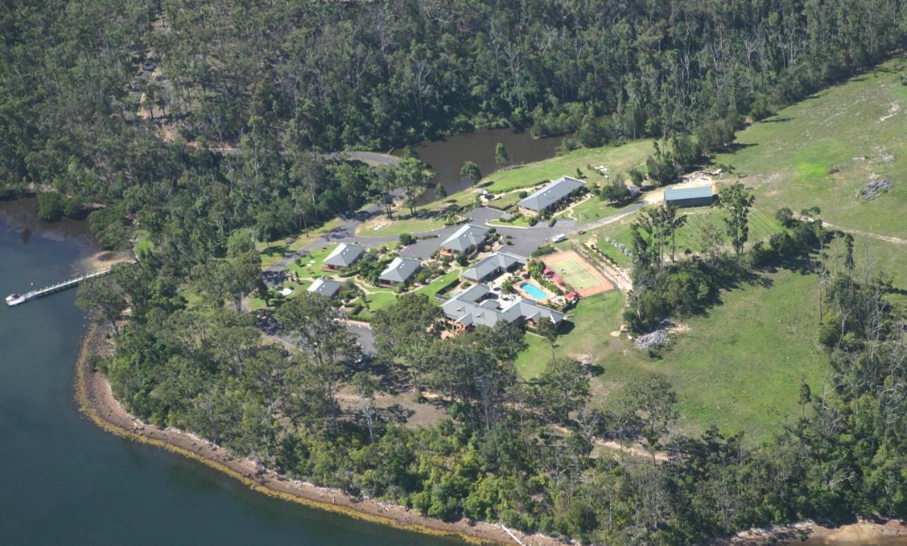 Robyn'S Nest Lakeside Resort Merimbula Bagian luar foto